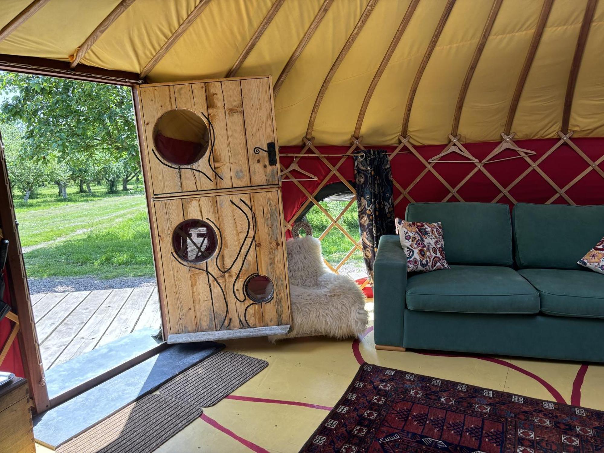 Вилла Dragon Orchard Retreat Ледбери Номер фото